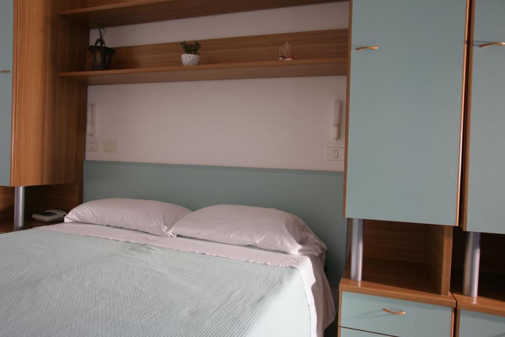 Hotel Atlantic Senigallia Cameră foto